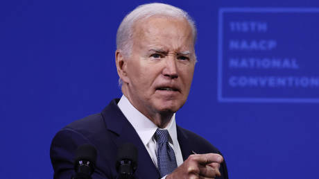 Americans betting against Biden — RT World News
