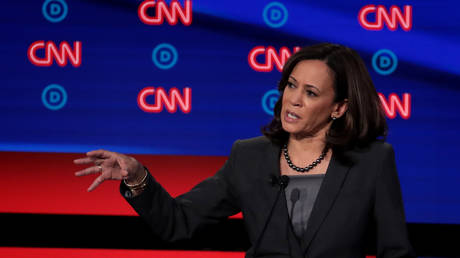 Kamala Harris running ads with fake news headlines – Axios — RT World News