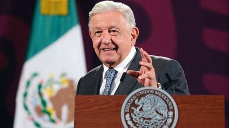 Mexico responds to Ukraine’s request to arrest Putin — RT World News