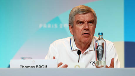 No ‘solid’ way to distinguish man from woman – IOC chief — RT World News