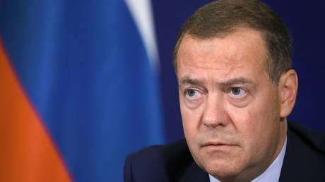 Russia should no longer hold back Ukraine – Medvedev — RT Russia & Former Soviet Union