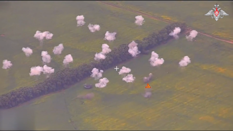 WATCH Russian cluster munitions hit Ukrainian armor — RT Russia & Former Soviet Union