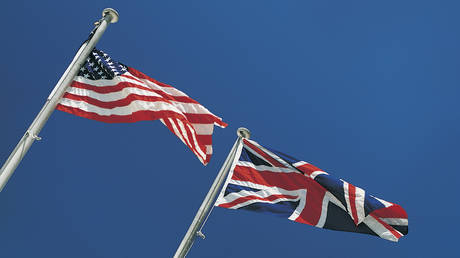 Руководители ЦРУ и МИ-6 предупреждают об угрозе "мировому порядку".