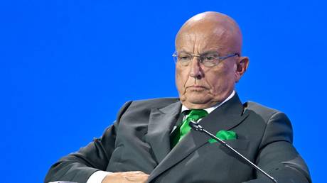 Враги должны быть уверены, что Россия готова применить ядерное оружие - бывший советник Кремля