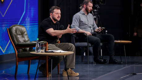 Зеленский обещает "удержать" оккупированную российскую территорию