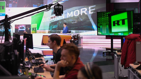 Москва отреагировала на арест в Германии пары за "незаконные" трансляции RT