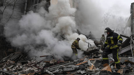 Байден одобряет украинские удары вглубь России с помощью американских ракет - NYT