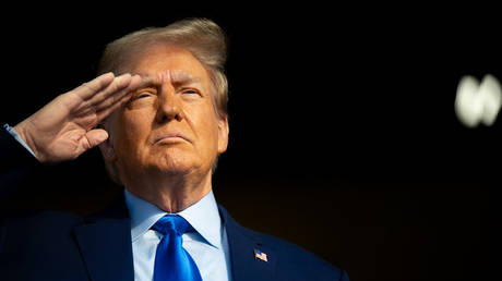 Трамп собирается выгнать транс-солдат из армии - Times