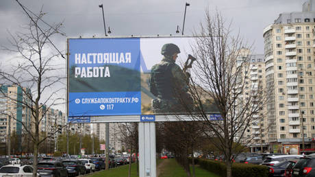 427 000 человек пополнили ряды российской армии в этом году - министр обороны