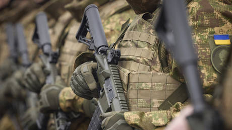 Блинкен призывает к расширению военного призыва в Украине