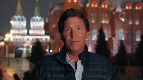 Такер Карлсон утверждает, что посольство США "помешало" интервью Зеленского