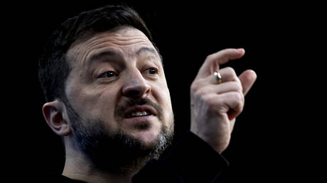 Рейтинг доверия Зеленского упал на фоне войны с Россией - опрос