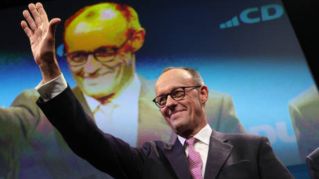 Германия должна стать "независимой" от США - победитель выборов в Бундестаг