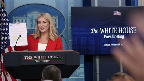 Пентагон будет "встряхнут" - Белый дом