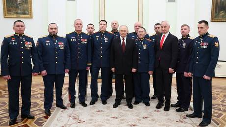 Российские солдаты борются за справедливость - Путин