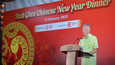 Сингапур должен адаптироваться к "новой реальности" на фоне изменения политики США - высокопоставленный министр