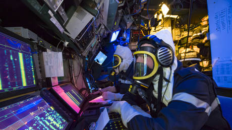 Франция обсудит вопрос о расширении ядерного зонтика - Макрон