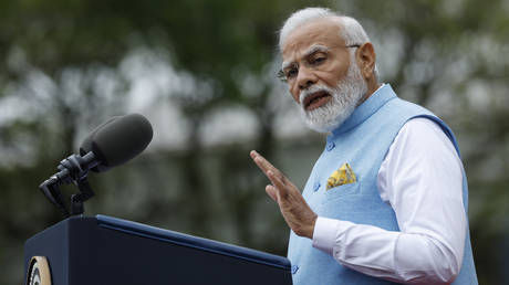 Киев должен поговорить с Москвой - Моди