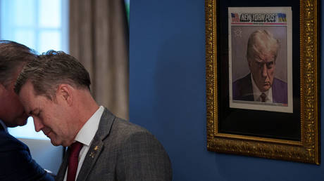 Трамп комментирует "сбой" Вальса.