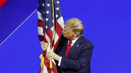 Трамп объявил английский единственным официальным языком США