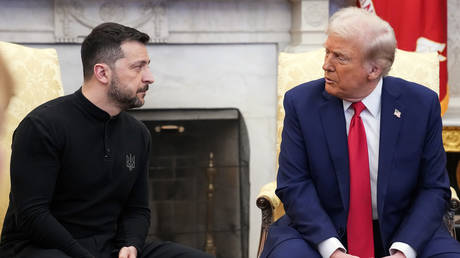 Зеленский утверждает, что Россия "влияет" на американских чиновников