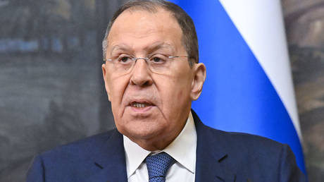 Лавров: НАТО хочет сохранить в Киеве русофобский режим, меняя лишь 'полуфюреров