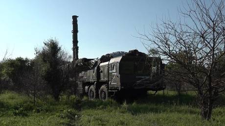 Массированный удар по военной промышленности Украины: заявления сторон и последствия