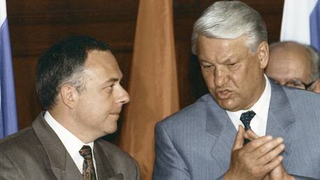 "Мистер Да" в черном списке: экс-глава МИД Козырев признан иностранным агентом