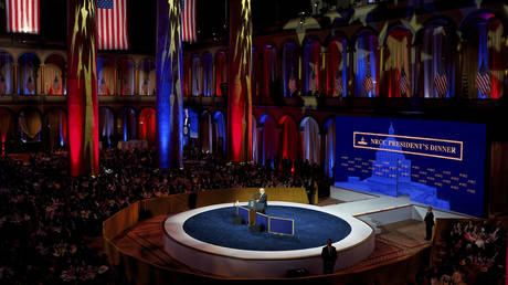 "Умоляют о сделках": Трамп заявил о наплыве просьб от торговых партнёров перед введением новых тарифов