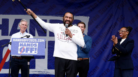 Конгрессмен Эл Грин пообещал импичмент Трампу: «Этот Давид придет за вами»