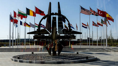 US considering ‘eliminating almost all funding’ for NATO – NYT — RT World News