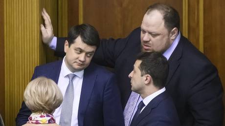 "102% за Зеленского": бывший соратник обвиняет президента в манипуляциях выборами