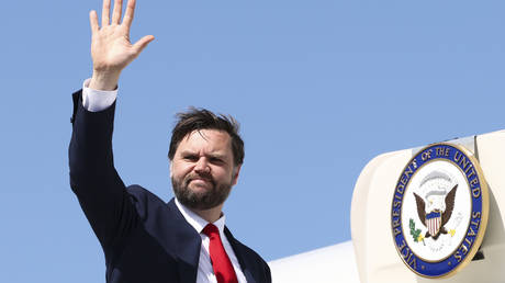 "Это новый Берлинский занавес": Вице-президент США осудил репрессии против партии AfD в Германии