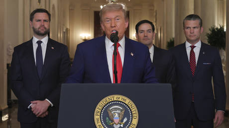 Удар по ядерным объектам Ирана: Трамп объявил об успешной атаке, Тегеран грозит ответом