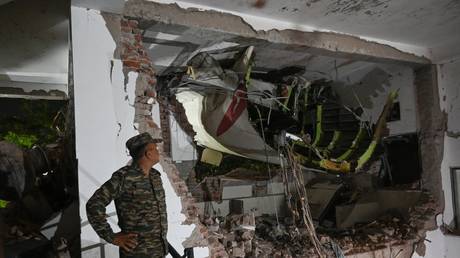 Катастрофа в Ахмедабаде: число жертв рейса Air India достигло 270