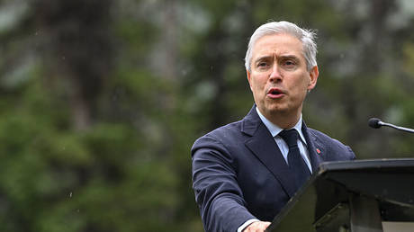 Канада отказывается от цифрового налога, чтобы возобновить торговые переговоры с США