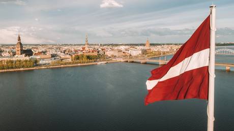 ЕКРН: Политика натурализации в Латвии усиливает негативное отношение к русскоязычным