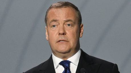 Эскалация конфликта Израиля и Ирана грозит радиоактивным заражением – Медведев