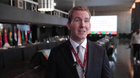 Молодые лидеры БРИКС обсудили устойчивое энергетическое будущее на саммите в Бразилии