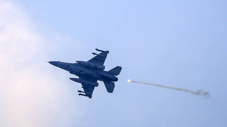 Франция обвинила Израиль в угрозе жизни своим гражданам при ударе по тюрьме в Тегеране