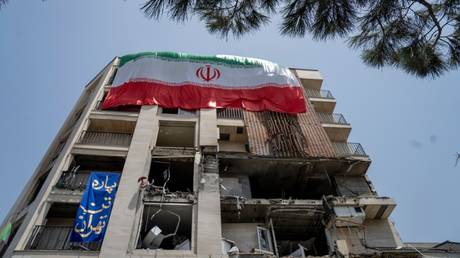 Макрон предупредил об угрозе выхода Ирана из Договора о нераспространении ядерного оружия