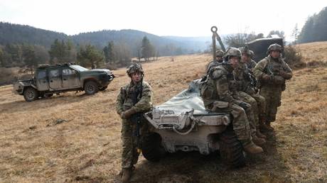 Тревога в НАТО: Германия требует от США «дорожную карту» вывода войск, рискуя ускорить разрыв