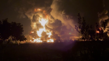 Израиль нанес удар по нефтехранилищу в Тегеране: обострение конфликта с Ираном