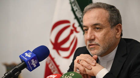 «Тегеран имеет неоспоримое право на мирную ядерную программу» – Арагичи