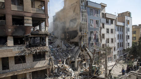 Иран готовится к затяжной войне: высокопоставленный источник раскрыл детали