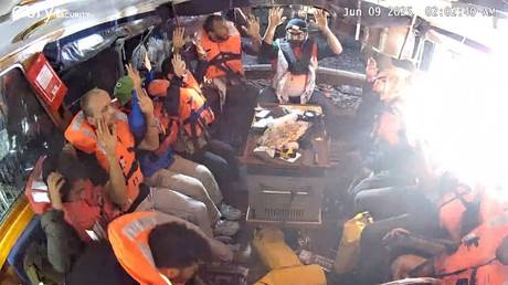 "Флотилия свободы" перехвачена: как Израиль остановил судно с Гретой Тунберг на пути в Газу