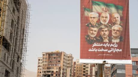 Израиль хотел устранить Хаменеи, но не нашёл возможности – министр обороны