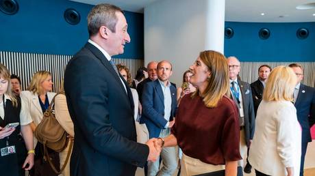 Министр "национального единства" Украины скрывается за границей на фоне коррупционного скандала