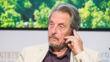 "Элон Маск может пойти на компромисс с Трампом", — считает его отец