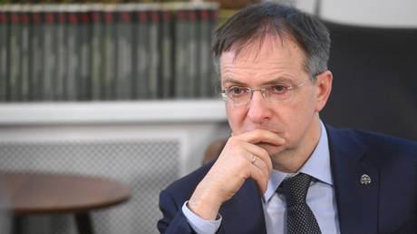 Главные переговорщики России и Украины провели тайную встречу за закрытыми дверями